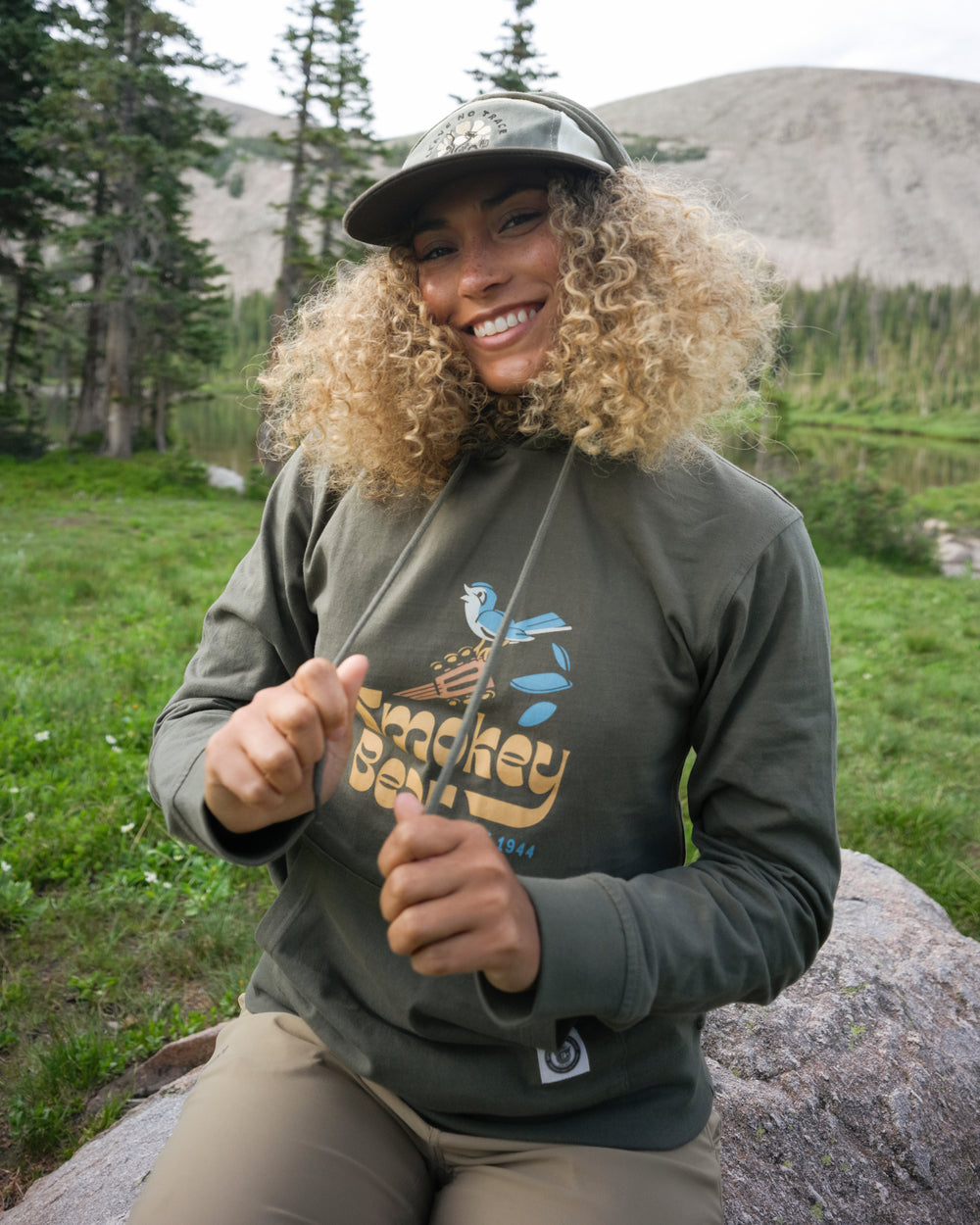Smokey's Band Unisex Lightweight Hoodie Outerwear